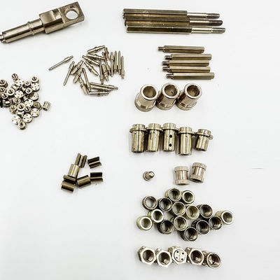 Özelleştirilmiş Pirinç Vidalar / Pirinç CNC Tornalanmış Parçalar 0.01mm-0.05mm Tolerans